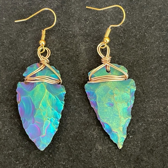 Iridescent Arrowhead Earrings - Picture 4 of 4